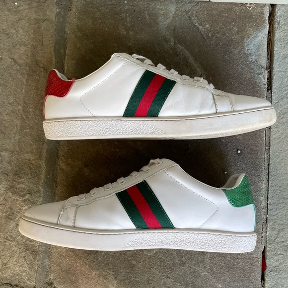 Gucci Ace Sneakers with Bee Embroidery - Picture 2 of 15
